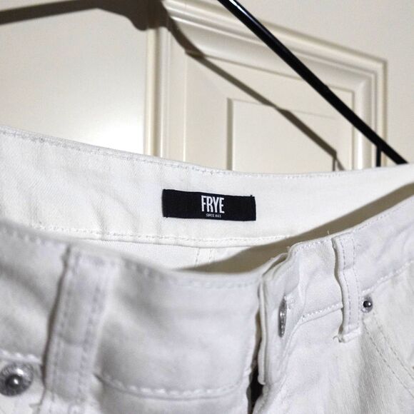 FRYE White Cuffed Crop Classic Stretch Jeans – Size W30 (10) - Picture 2 of 4